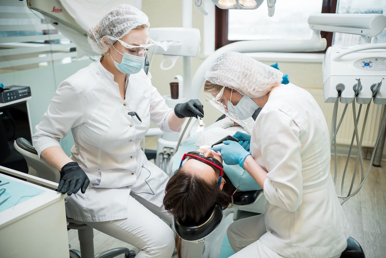 Профессиональная гигиена полости рта в клинике Ортолайк